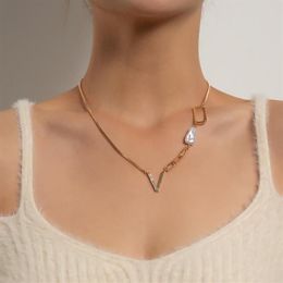Minimalist Crystal V Letter Pendant Necklace For Woman Baroque Pearl Geometric Hollow Necklaces Girls Goth Casual Jewelry233C