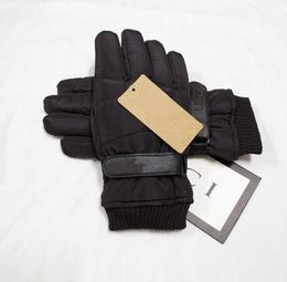 Gloves classic designer Autumn Solid Colour European And American letter couple Mittens Winter Fashion Five Finger Glove Black Grey1690145