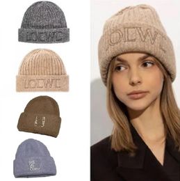 Luxury Fashion wool knitted hat for women designer loewf Beanie cap Winter cashmere woven warm hat for men birthday gift