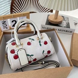 Designer Bags Chain Crossbody Shoulder for Women Casual Cherry Print Cross Body Flap Fashion Ladies the Totes Bag Wallet Purses Beige