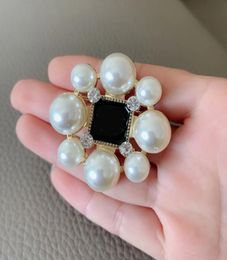 5CM classic C style Large and small Pearl Flower Fashion Blossom brooch Accessories Europe and America ladies collection badges cl4961339