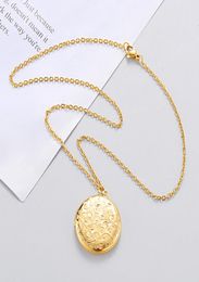 10PcsLot Flower Pattern Round Po Frame Pendant Necklace Mirror Polish Stainless Steel Memorial Locket Chains3162663