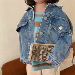 Primavera outono meninos e meninas casuais all-match denim jaquetas 2-6 anos crianças turn-down colarinho manga longa casaco crianças soltas tops 231225