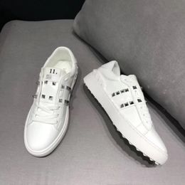 Unisex Designer Casual Shoes White Shoes Lace-up Rivets Leather Shoes Flat Sneakers