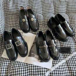 Chanells Black Channel Leather Brushed Loafer Shoes Designer Womens Sandal Platform Patent Loafers Early Slip Luxurys Fashion Interlocking c Buckle Ballet Flats M