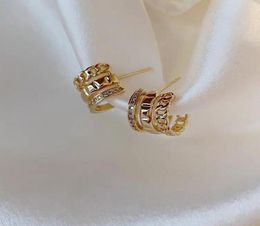 French Minimalist Blingbling Rhinestone Filled Chain Three Rows Wide Cuff Shape Stud Earrings for Women Small Huggies Earrring9910575