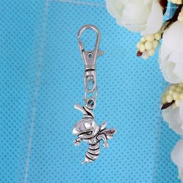 Keychains Vintage Wasps Keychain For Keys Car Bag Flip Flops Shoes Key Ring Moon Angel Roller Skates Parrot Chain Gift Bijou