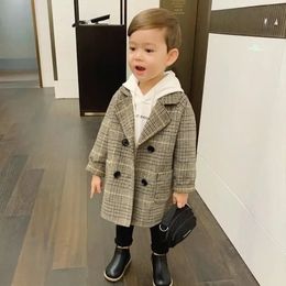 Winter Grid Jackets Boys Girl Woolen Double-breasted Baby Boy Trench Coat Lapel Autumn Kids Outerwear Coats Spring Wool Overcoat 231225