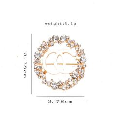 Luxury Brand Designer Letter Pins Brooches Sweet Women Gold Silver Crysatl Pearl Rhinestone Cape Buckle Brooch Suit Pin Wedding Pa7601317