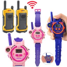 Barn titta på walkie-talkie förälder-barn långväga trådlöst samtal laddningsbara leksaker för inomhus utomhusbruk 231226