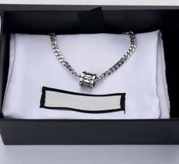 Top luxury designer necklace fashion charm necklaces for men and women letter vs pendant punk hip hop Jewellery unisex length chart 2485548