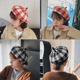 Berets Autumn And Winter Korean Women's Soft Girl Knitted Woollen Beret English Plaid Hat Japanese Versatile Octagonal