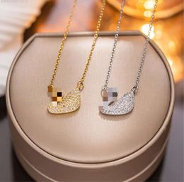 2iqi Pendant Necklaces Fashion Womens Designer Necklace Light Y2k White Crystal Custom Swan Gifts for Girls