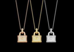 Europe America Fashion Style Lady Women Brass Chain Necklace With Engraved V Full Diamond Lock Pendant1277583