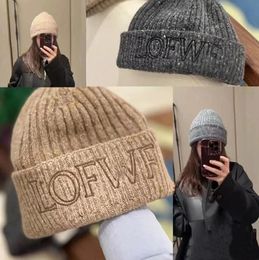 Luxury Ball Caps Fashion wool knitted hat for women designer loewf Beanie cap Winter cashmere woven warm hat for men birthday gift