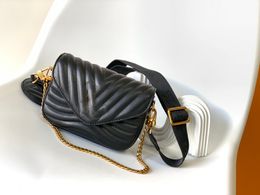 Classic Fashion Shoulder Bag Top Designer Bag Luxury Material Handbag Round Small Bag Hanging Decoration Metal Chain Phone Bag Wallet