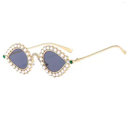 Sunglasses Retro Diamond Cat Eye For Women Vintage Fashion Party Oval Metal Rhinestone Frame Luxury Eyeswear