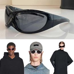 SKIN XXL CAT SUNGLASSES IN BLACK Eyewear Glasses BB0252S bio-based injected nylon are in several looks of the Winter 22 Collection271E