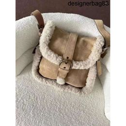 Duffel Bags Small Design Lamb Wool Texture Antique Bag 2024 Autumn/Winter Fashion Plush Square Commuter Handbag