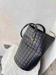 New Fashion Bucket Bag Large Capacity Hobo Bag Designer Shoulder Bags Luxury Handbag Women Shopping Bags