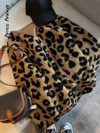 Leopard Woman Winter Jacket Coat O-neck Casual Fake Fur Warm Top Autumn Korean Leather Fur Integrated Elegant Female Outwear 231226