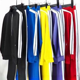 2024 Mens Tracksuits Designer Fashion Tuta Casual Palmly Sweatshirt Side Stripe Mens Tracksuits Zipper Loose Couples Sweater Coat Casual Pants Joggi