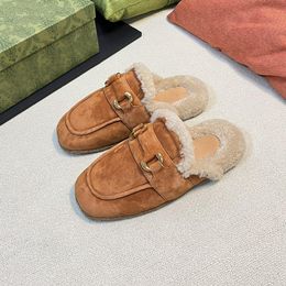 Neue Frauen -Leder -Hausschützen Designer 100% echte Leder -Horsbit -Schuhe Mules Luxus Jacquard Moccasins Winter warmer langer Plüsch Leder -Slipper