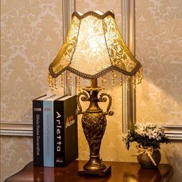 Table Lamps European Vintage Lamp Bedroom American Fabric Wedding Room Living Antique Bedside