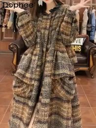 Retro Woollen Dress Swing Coat Female Fall Winter Loose Casual Lacework round-Neck Pocket Plaid Long-Cut Coat for Women 231227