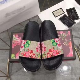 Mens Designers Slides Womens Slippers Fashion Luxurys Floral Slipper Leather Rubber Flats Sandals Summer Beach Shoes G879