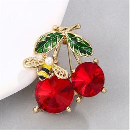 Ladies Luxury Jewellery Clothing Accessories Crystal Red Cherry Brooch Bridesmaid Gifts Birthday Gifts for Girls Fashion Jewellery