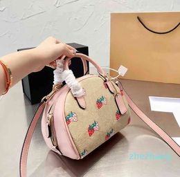 Shoulder caches Totes Designer Bag Strawberry luxurys Handbag Women Steamed Bread Bag Luxury Leather tote bag Small Half Moom Crossbody Bags