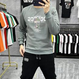 Men's Hoodies Cartoon Print Hoodie Round Neck Pullover Trendy Plush Top Slim Base Coat Long Sleeved T-shirt Sweater Korean Style Clothes