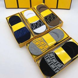 Socks Men's Socks Designer luxury Cotton Men's Invisible Ship Socks Letter Sweatabsorbing and Odorproof Casual Socks Thin Gift Box 5 p