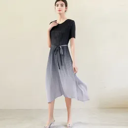 Party Dresses Miyake Pleated Woman Dress Elegant 2023 Summer French Niche Skinny Belt Long Skirt For Women In Clothing