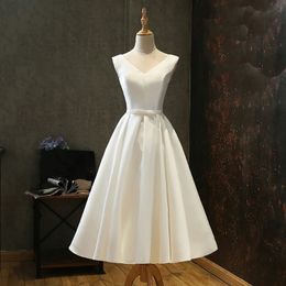 White Vintage Satin Homecoming Dresses Tea-Length V-neck Sleeveless Open Back Short Prom Dresses Party Gowns Wedding Party Wear 231227