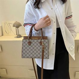 60% OFF Designer bag New Large Capacity Handbag Spring/Summer Women's Texture Mom Trendy and Fashionable One Shoulder Versatile Crossbody Bag