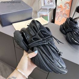 Running Top Balmaiins Mens Designer Shoes Unicorn Sneaker Top Quality Spacecraft Sports with Elevated Thick Sole Shock Lace Up Couple 151T