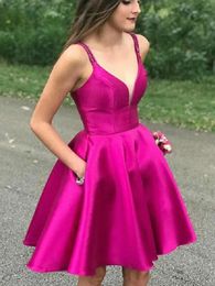 Spaghetti Strap Satin Homecoming Dresses Short Knee-Length V-neck Sleeveless Open Back Prom Party Gown with Pockets 231227