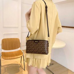 26% OFF Designer bag Advanced New Women's One Shoulder Underarm Printed Envelope Texture Granny Mom Handheld Crossbody Bag