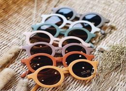 13 renk sevimli yeni ins çocuklar bebek güneş gözlükleri kızlar çocuklar çocuklar güneş gözlükleri şeker renkli güneş gözlükleri çocuklar için tonlar UV4006340704