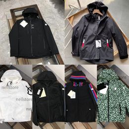 Jackets 2023 Designer men jacket Women Trench Coat Zipper hooded Jacket Spring and Winter Thermal jacket Fashion trend High quality coat w