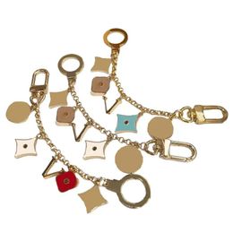 Lanyards Designer KeyChains Elegant Women's Bag Pendant Car Key Chains Letter Designed 3 Colors