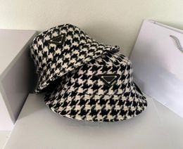 2022 New Top Designer Women Wide Brim Hats Woman Hats Party Casual Houndstooth Beach Holiday Sunhat Wool Knitting Black And White 5001883