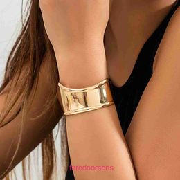 Tifannissm Classic Designer Bracelet for Men and Women Jewellery glossy wide irregular Personalised metal bracelet with cuffs versatile p With Original Box