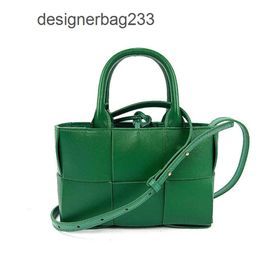 Knitted Girl Luxury Bag Commuter Classic Boteega Leather Arco Bags Tote Venata with 2024 Mini Spring/summer Texture Advanced Design Women 7RQ8