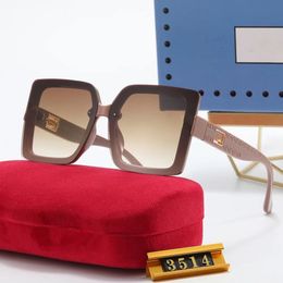 Fashion Designer Sunglasses Classic Eyeglasses Goggle Outdoor Beach Sun Glasses For Man Woman 7 Colour Optional Womens23001
