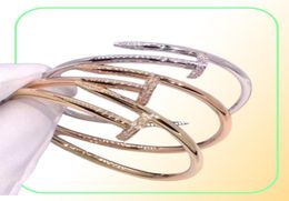 Titanium Steel Nail Bangle Bracelet Diamond Fashion Classic Women Jewellery Couple Social Gathering Holiday Gift Retail8155400