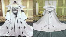 Robe De Mariage 2019 Mediaeval Wedding Dress Custom Made Bridal Dresses Embroidery A Line White And Black Satin Wedding Dress9028235