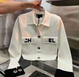 High quality Designer Womens Jackets Top Quality lapel Polo Fashion Chest Pocket slim fit white Embroidery Printed Metal Buckle Knitted Long-sleeved Cardigan